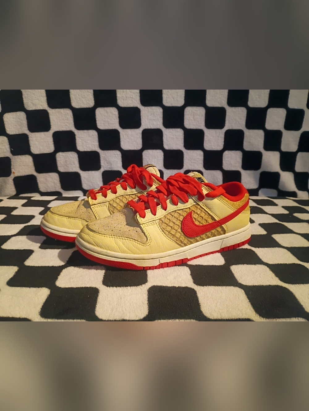 Nike Dunk Low Retro SE "Pale Vanilla / University Red"S Size 6.5M/8W